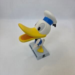 Disney Upper Deck Treasures Donald Duck Vintage 1934 Figurine 2004 PVC 4.5”